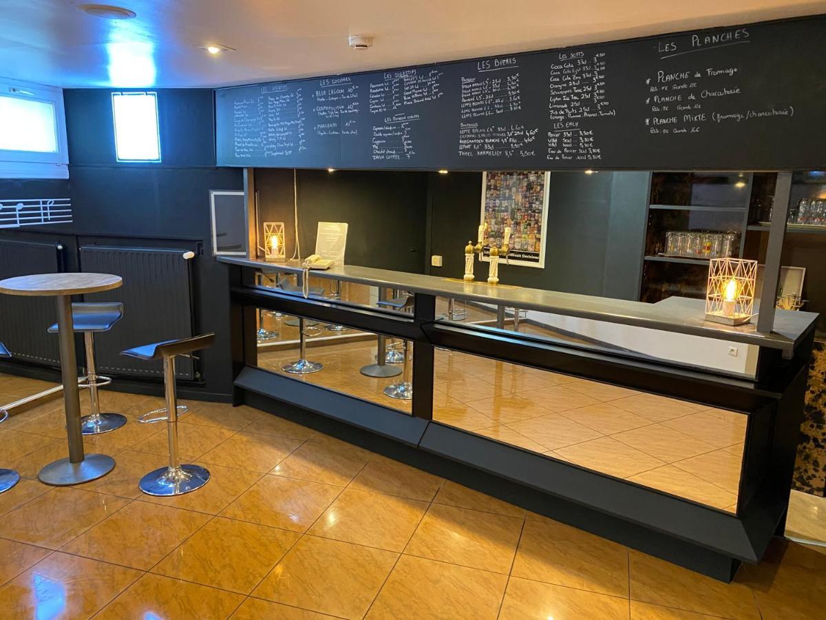 Logis Hotel Restaurant Des Acacias Lille Neuville En Ferrain エクステリア 写真
