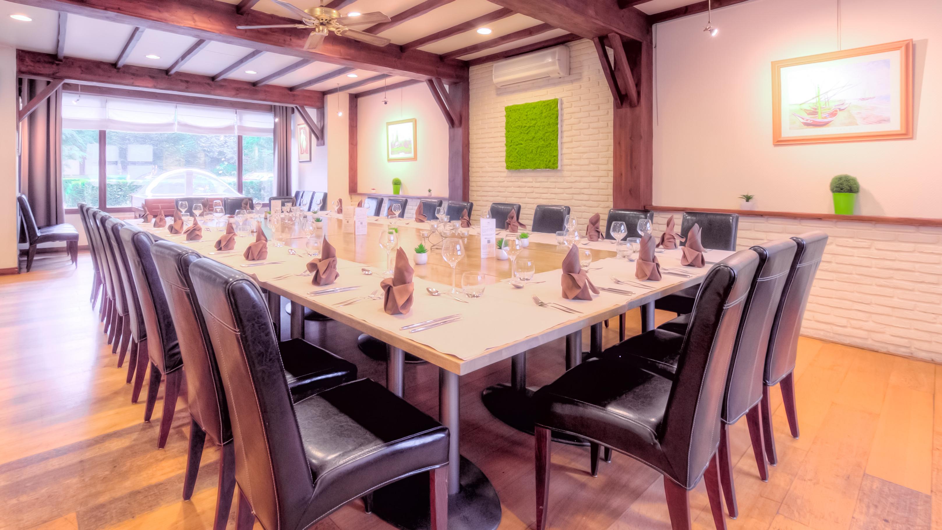 Logis Hotel Restaurant Des Acacias Lille Neuville En Ferrain エクステリア 写真