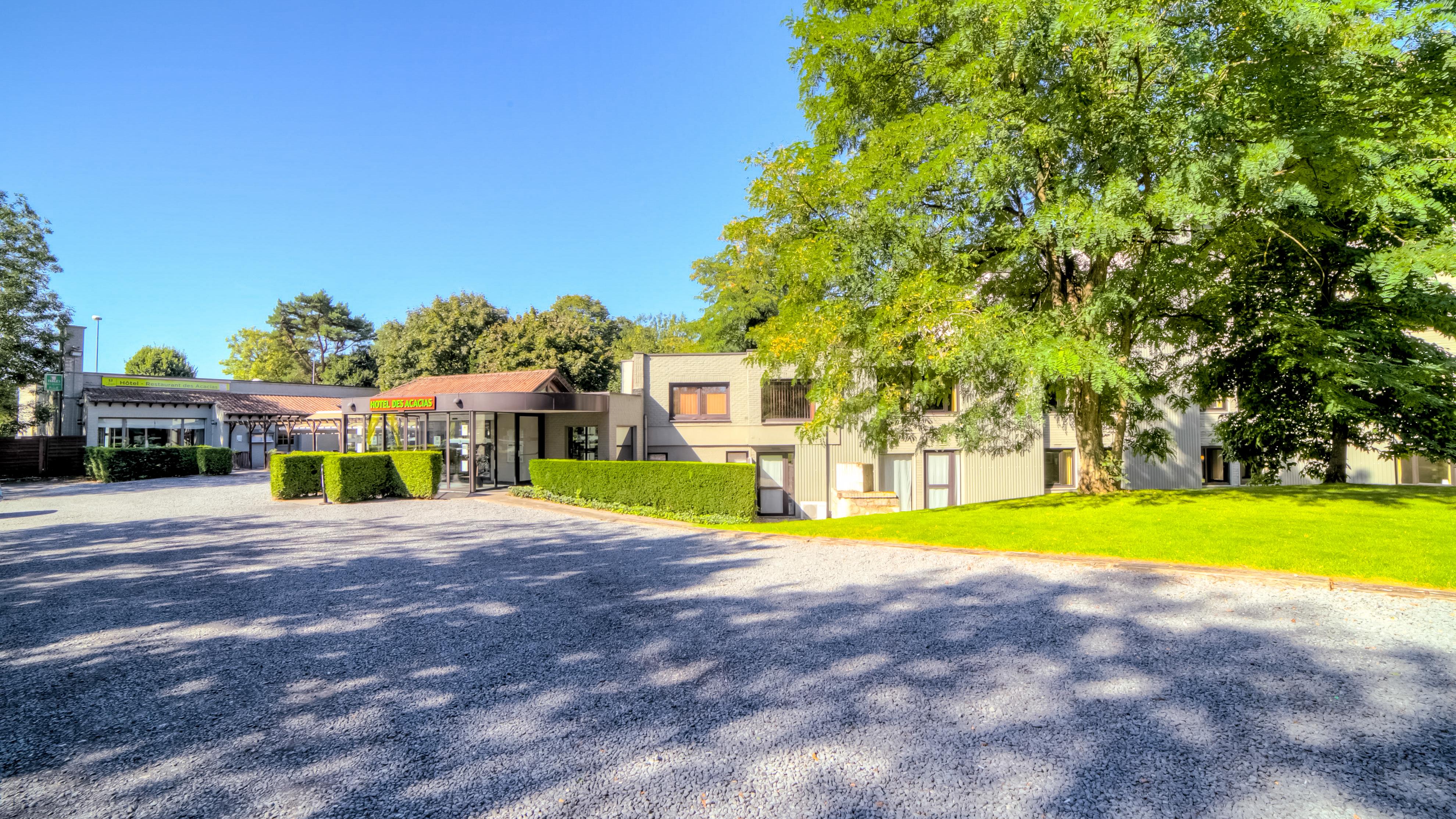 Logis Hotel Restaurant Des Acacias Lille Neuville En Ferrain エクステリア 写真