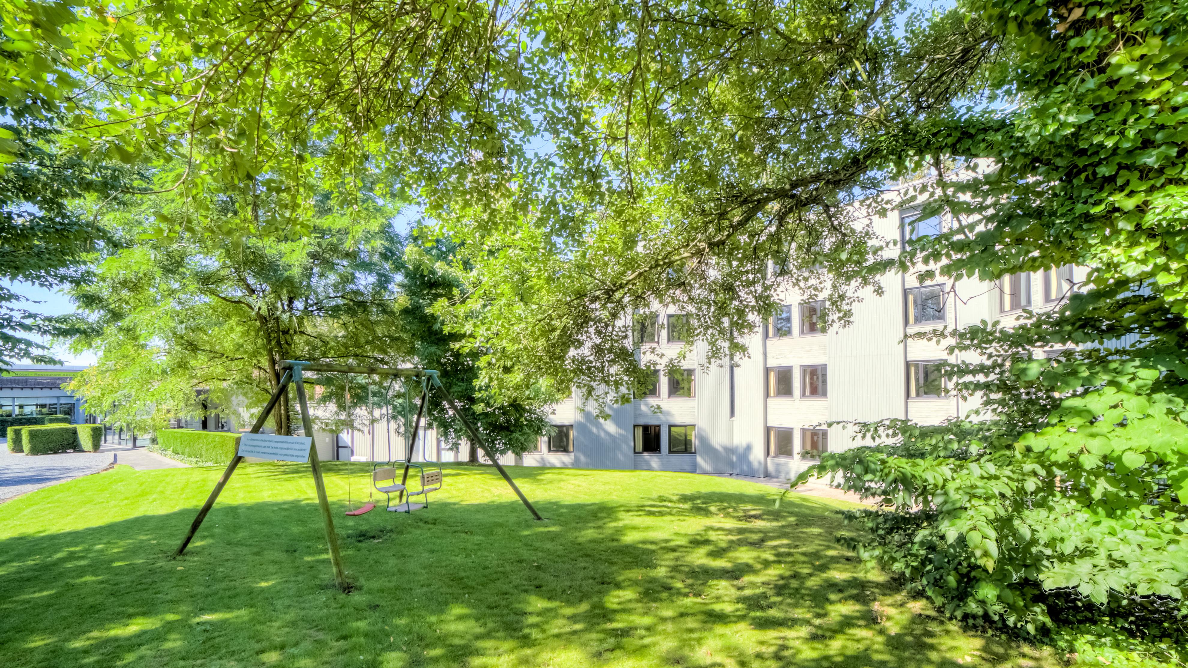 Logis Hotel Restaurant Des Acacias Lille Neuville En Ferrain エクステリア 写真