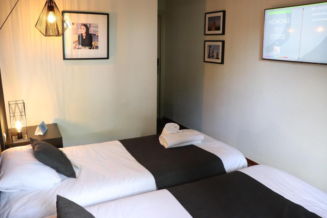 Logis Hotel Restaurant Des Acacias Lille Neuville En Ferrain エクステリア 写真