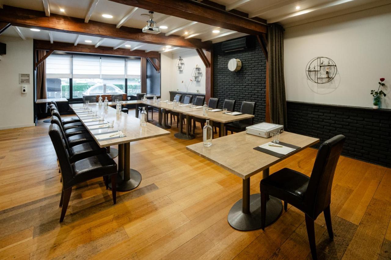 Logis Hotel Restaurant Des Acacias Lille Neuville En Ferrain エクステリア 写真