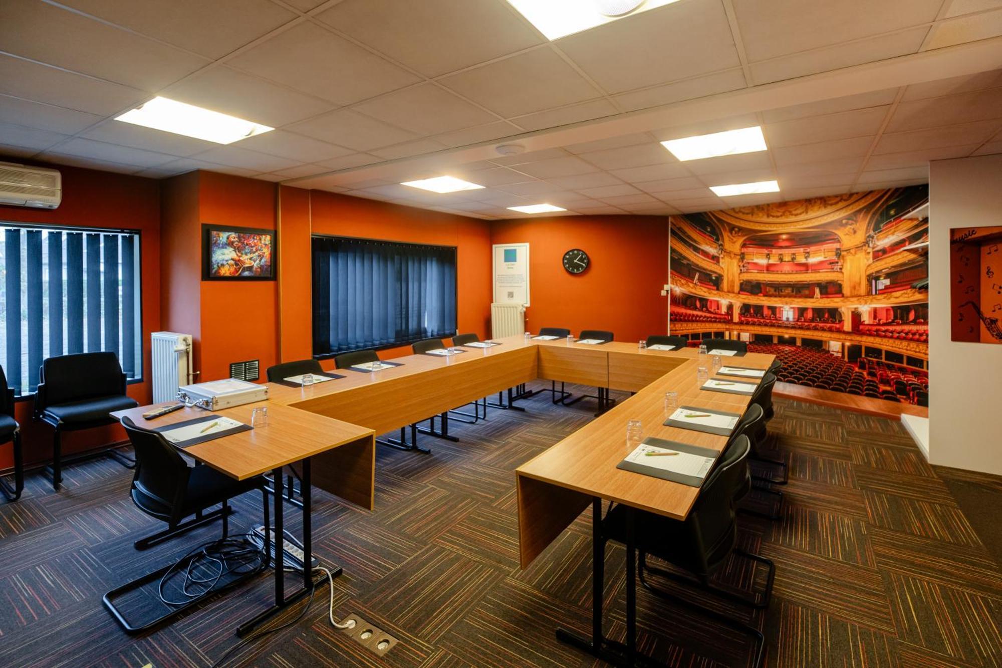 Logis Hotel Restaurant Des Acacias Lille Neuville En Ferrain エクステリア 写真